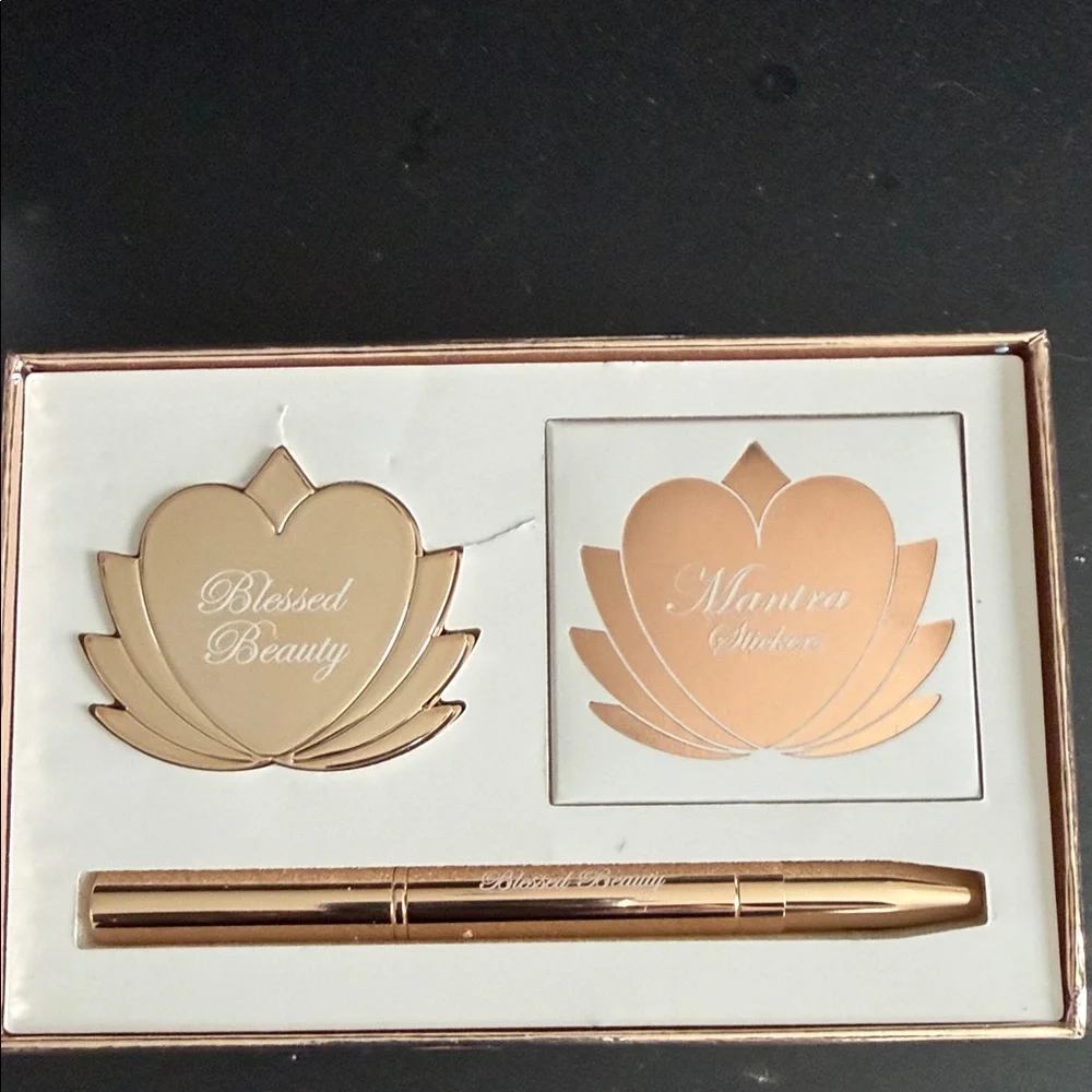 Blessed Beauty Natural Eyeshadow Set -‎ Four Colors